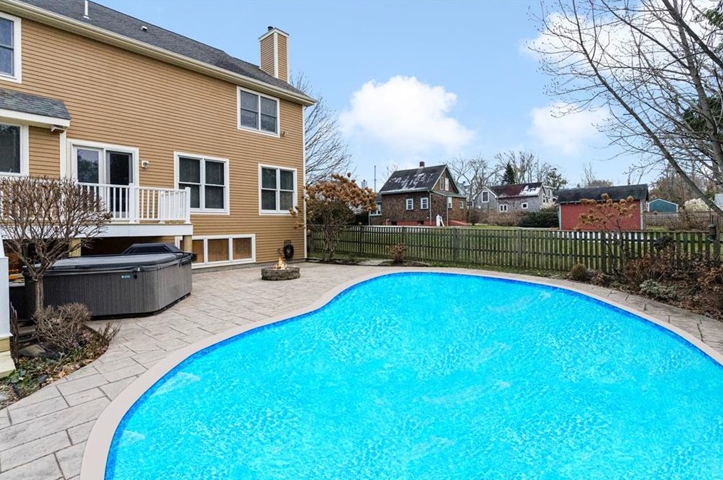 36 Cole St, Jamestown, RI 02835