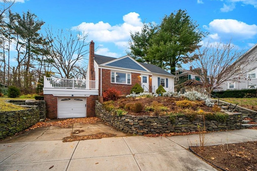 98 Tyndall Ave, Providence, RI 02908