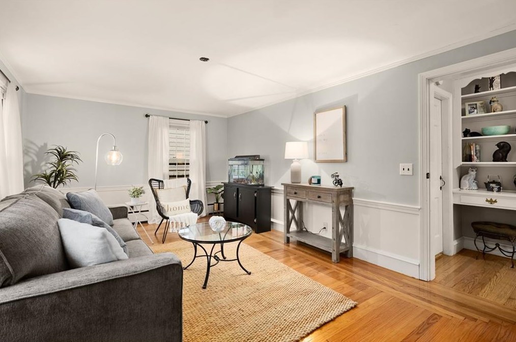 133 Rangeley Rd, Cranston RI 02920-6144 exterior