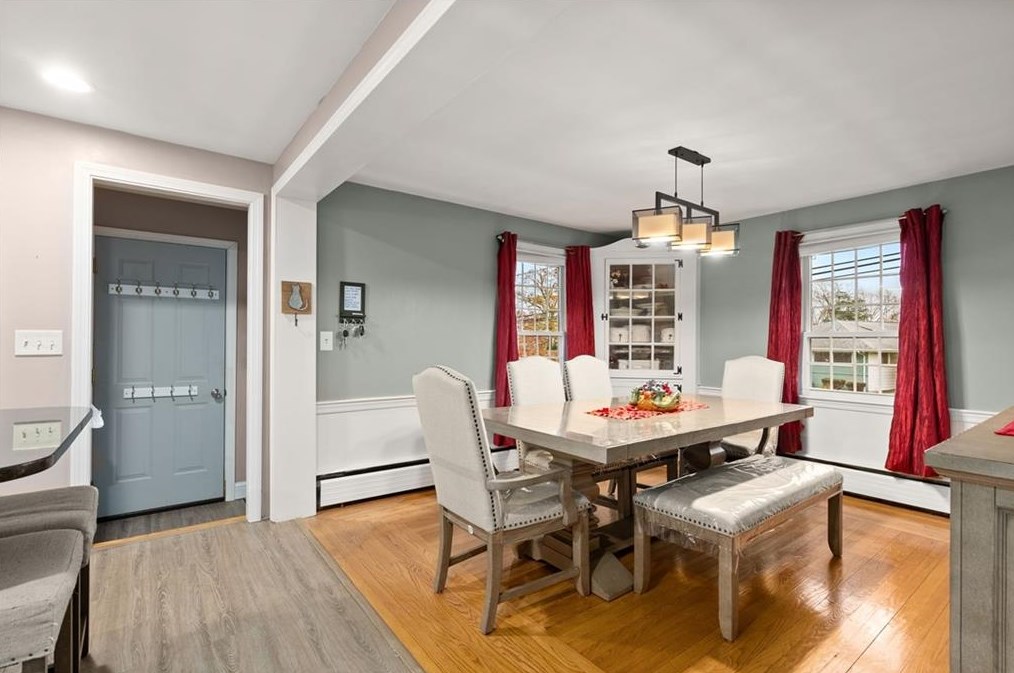 133 Rangeley Rd, Cranston RI 02920-6144 exterior