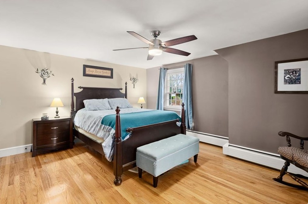 133 Rangeley Rd, Cranston RI 02920-6144 exterior