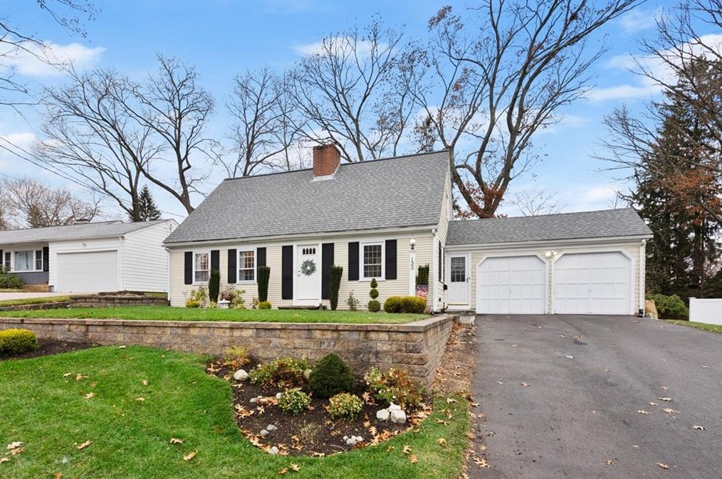 133 Rangeley Rd, Cranston RI 02920-6144 exterior