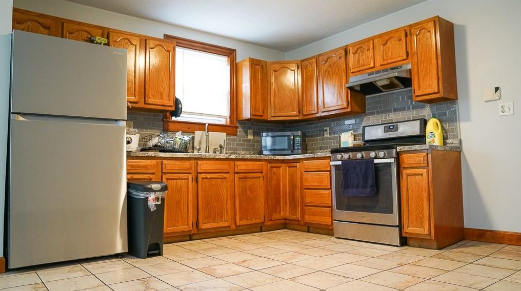 9 Mawney St, Providence, RI 02907