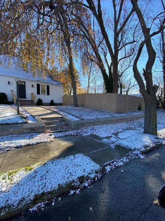 27 Brookside Dr, Cranston, RI 02910