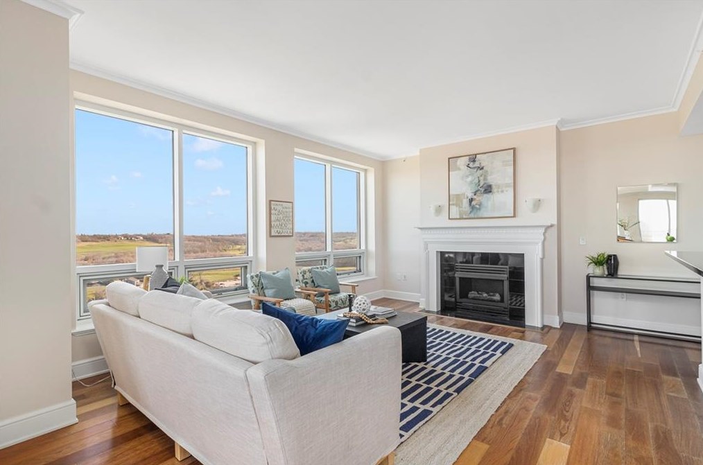 1 Tower Dr #1806, Portsmouth, RI 02871