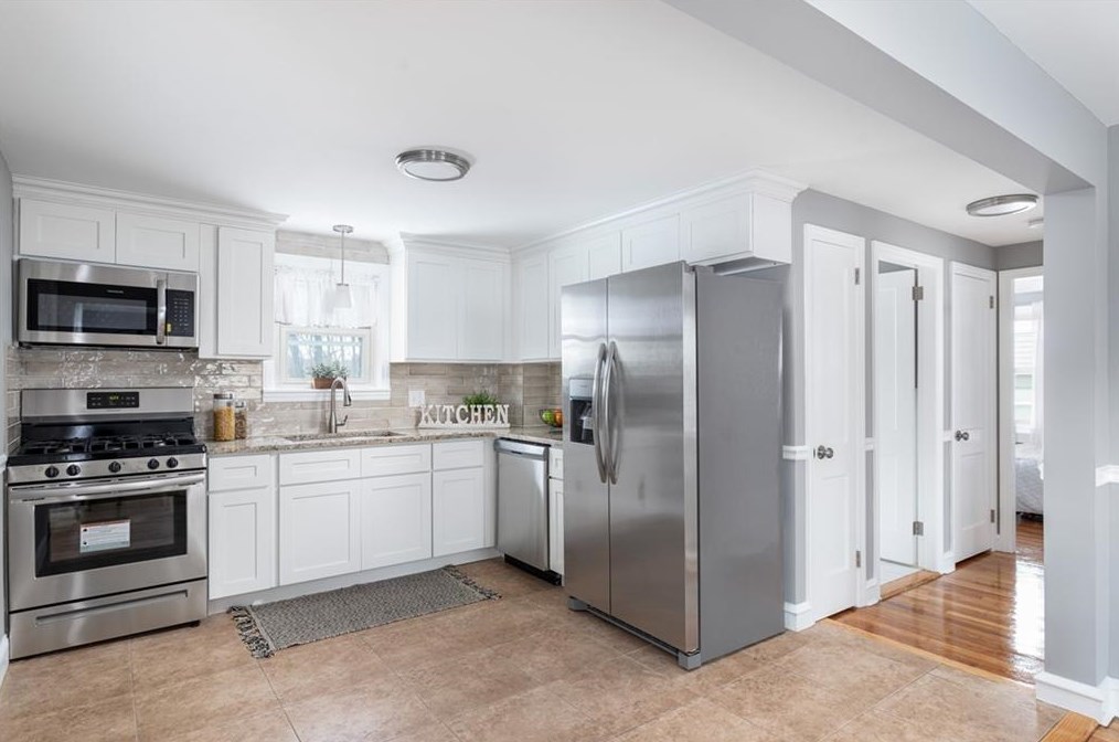 82 Esmond St, West Warwick, RI 02893 exterior