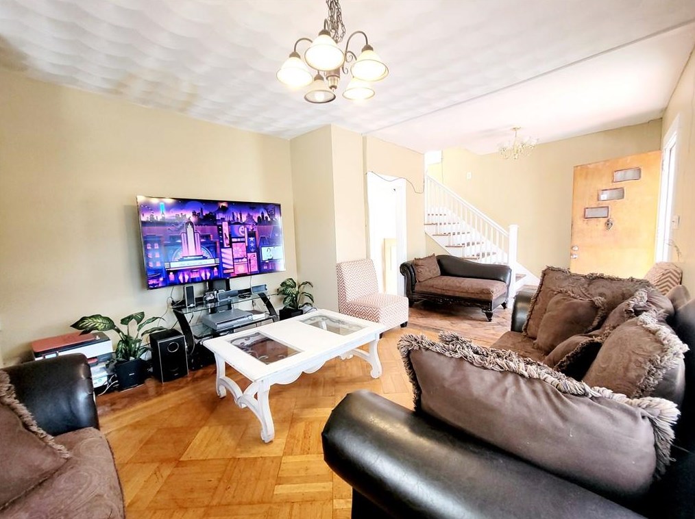 61 Leah St, Providence, RI 02908