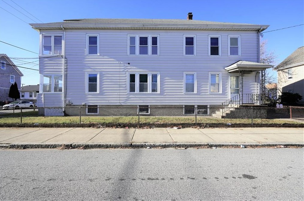 34 Cato Ave, Pawtucket, RI 02860-5506