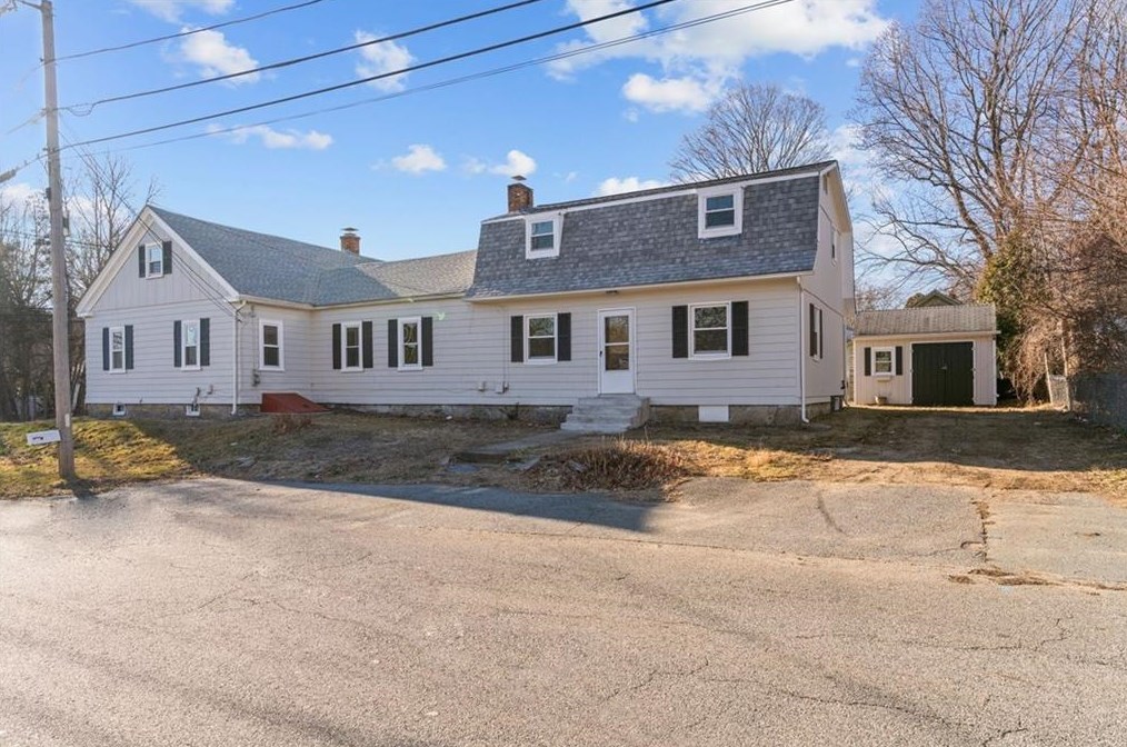 83 Jackson Flat Rd, Scituate, RI 02831