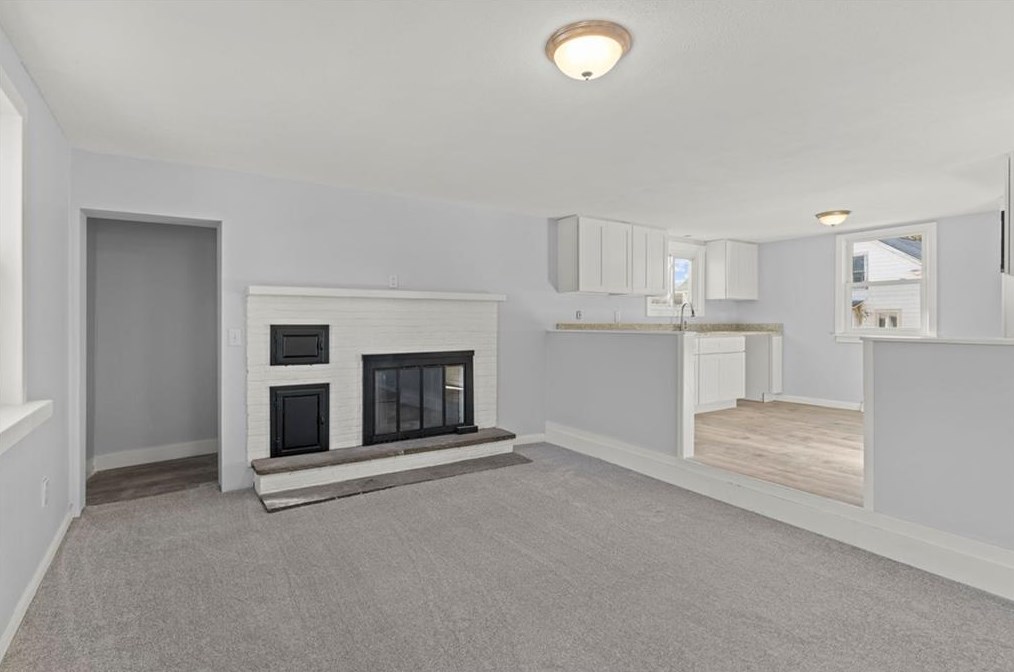 83 Jackson Flat Rd, Scituate RI  02831-1704 exterior