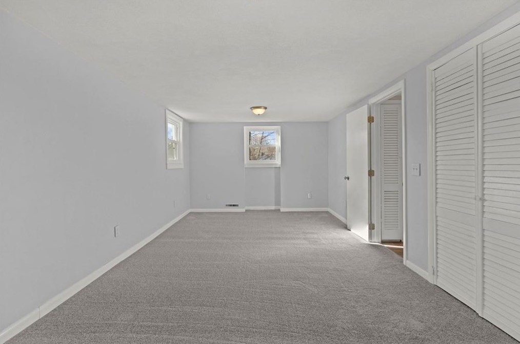 83 Jackson Flat Rd, Scituate RI  02831-1704 exterior