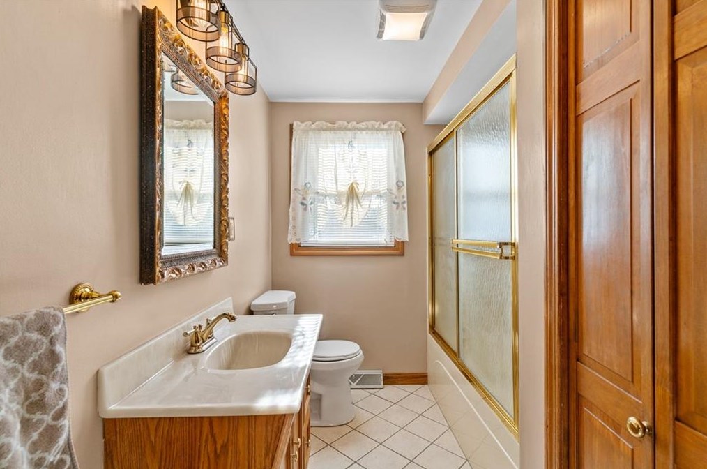 45 Wood St, Pawtucket RI 02860-3119 exterior