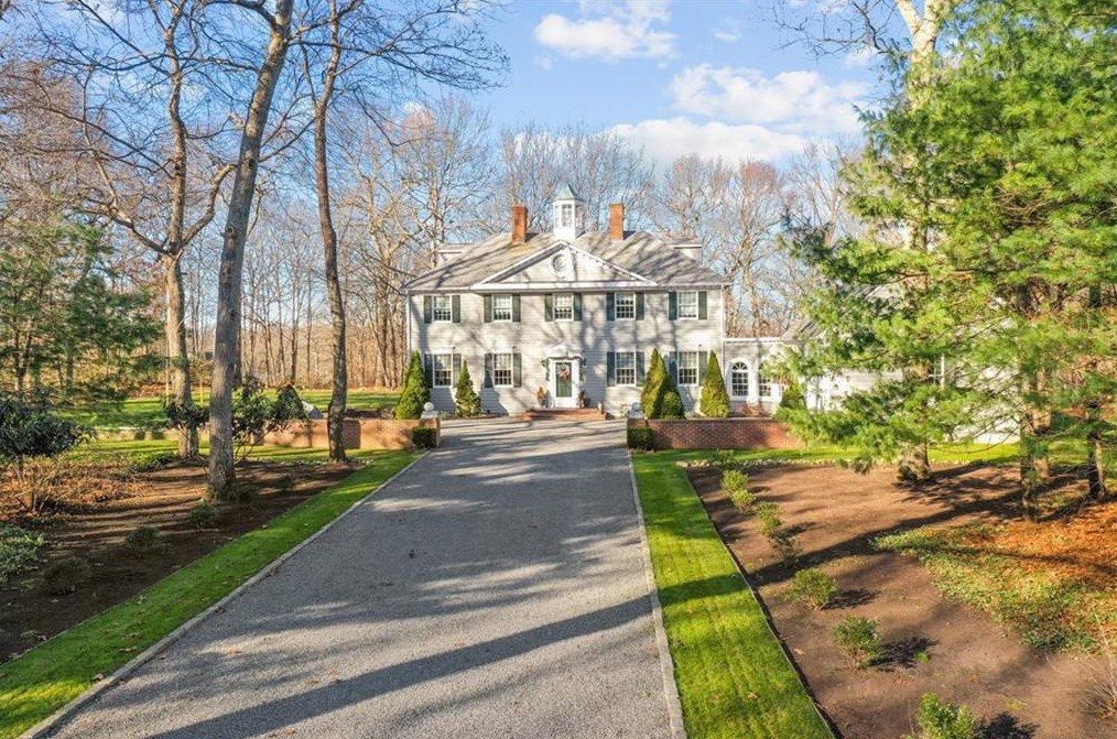 212 Woodridge Dr, South Kingstown, RI 02874