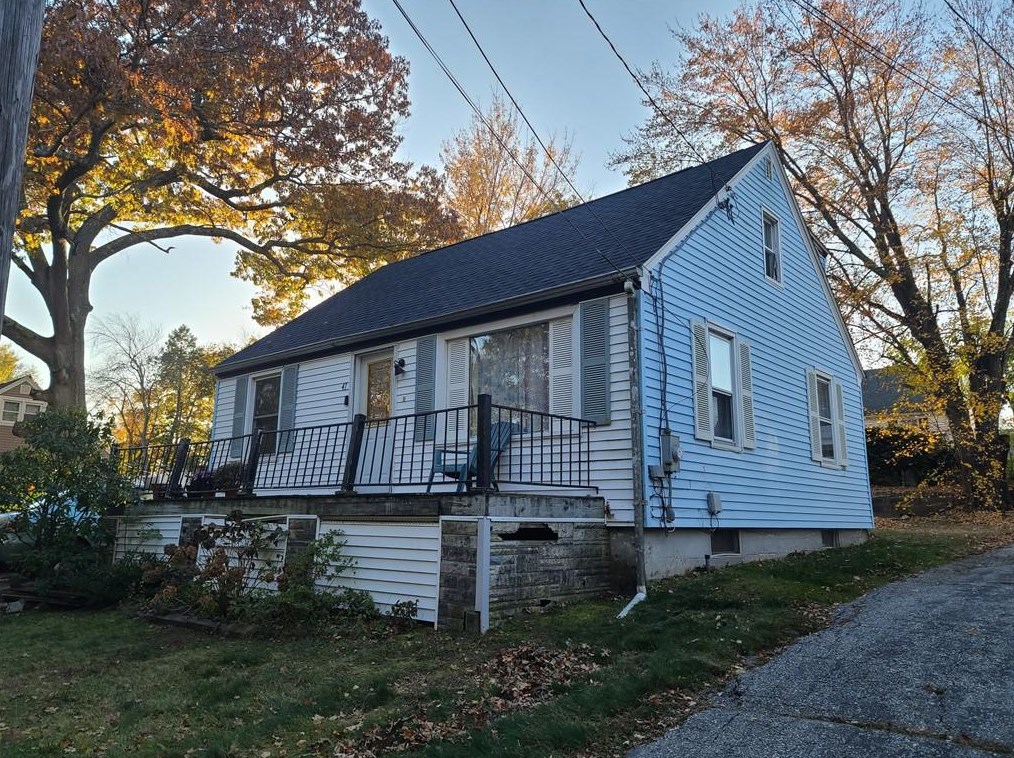 47 Eldorado St, Cranston, RI 02910