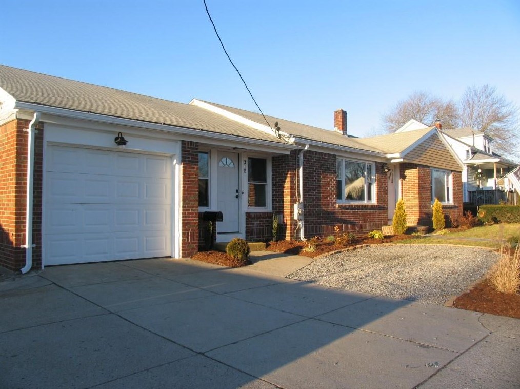 315 Phenix Ave, Cranston, RI 02920