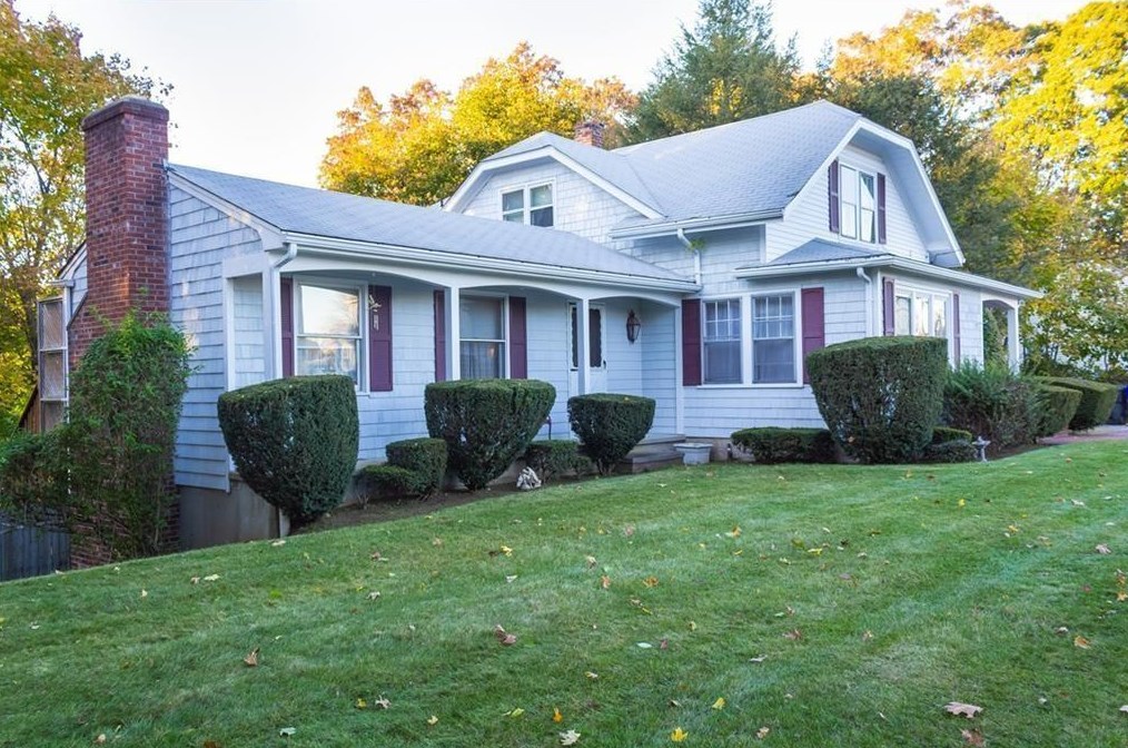 11 Crossland Rd, West Warwick, RI 02893