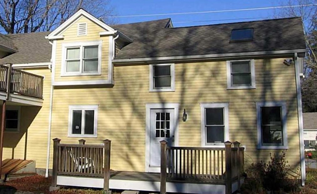 868 Ten Rod Rd, North Kingstown, RI 02852