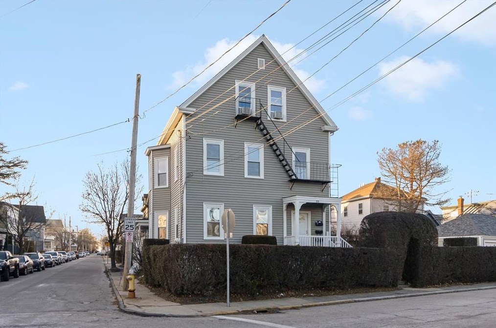 33 Middleton Ave #3, Middletown, RI 02840
