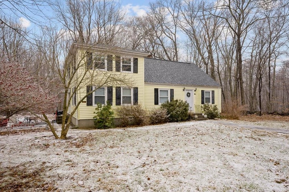 214 Little Pond County Rd, Cumberland, RI 02864