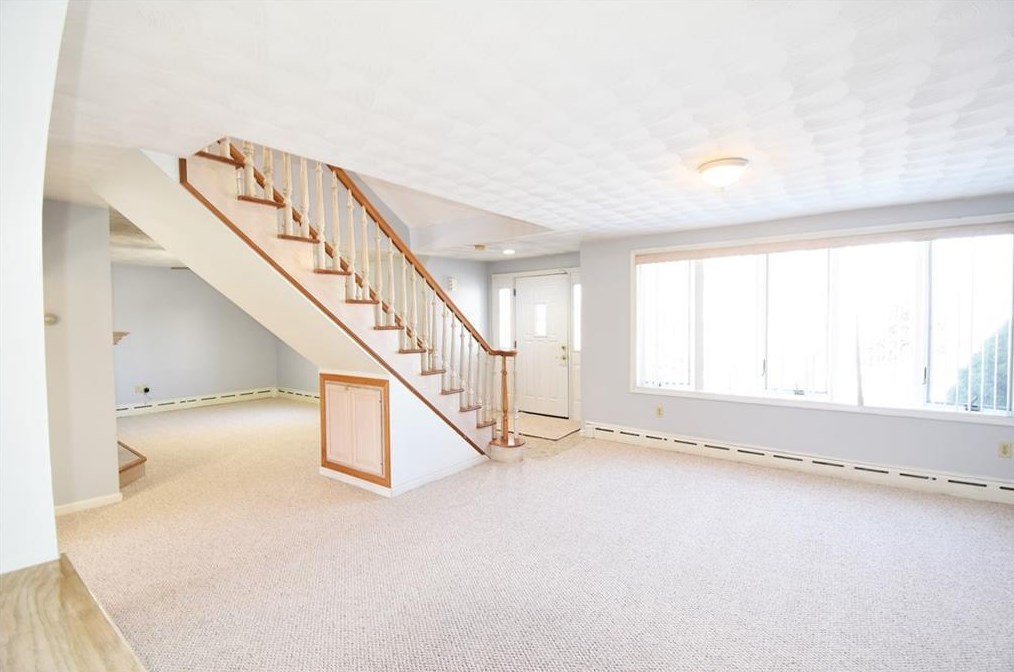15 Cypress Ave, Tiverton, RI 02878