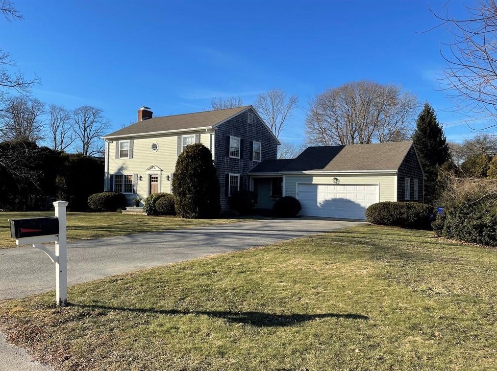 5 Ambrose Dr, Bristol, RI 02809