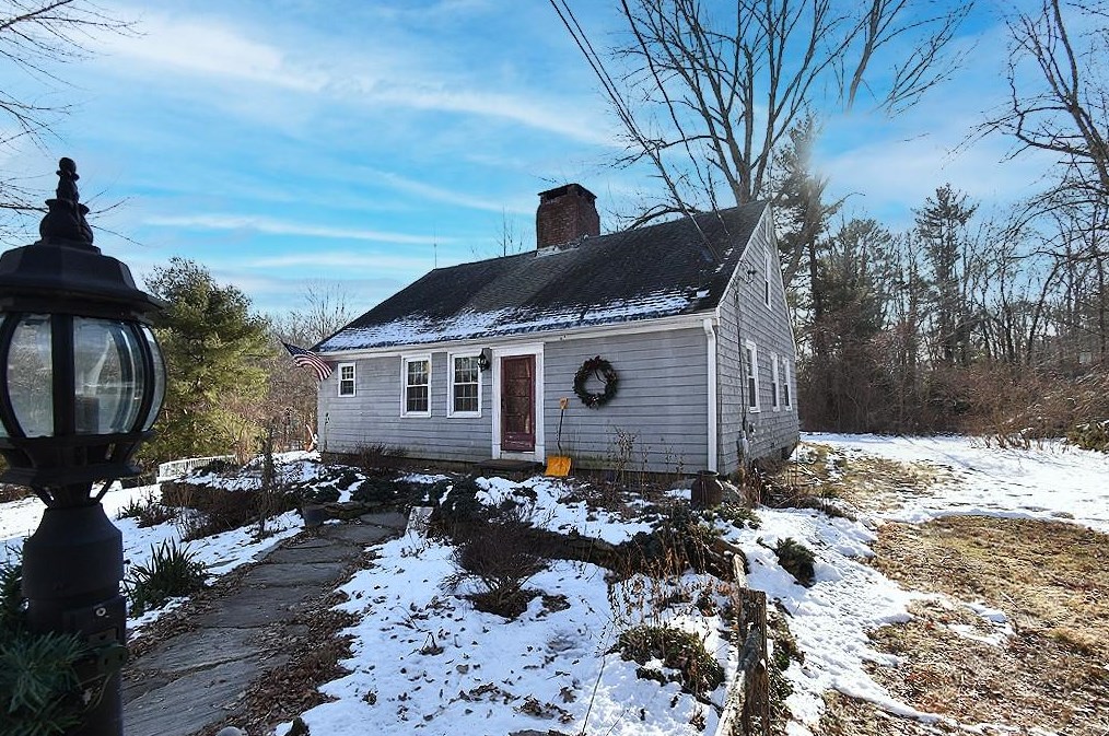 944 Snake Hill Rd, Scituate, RI 02857