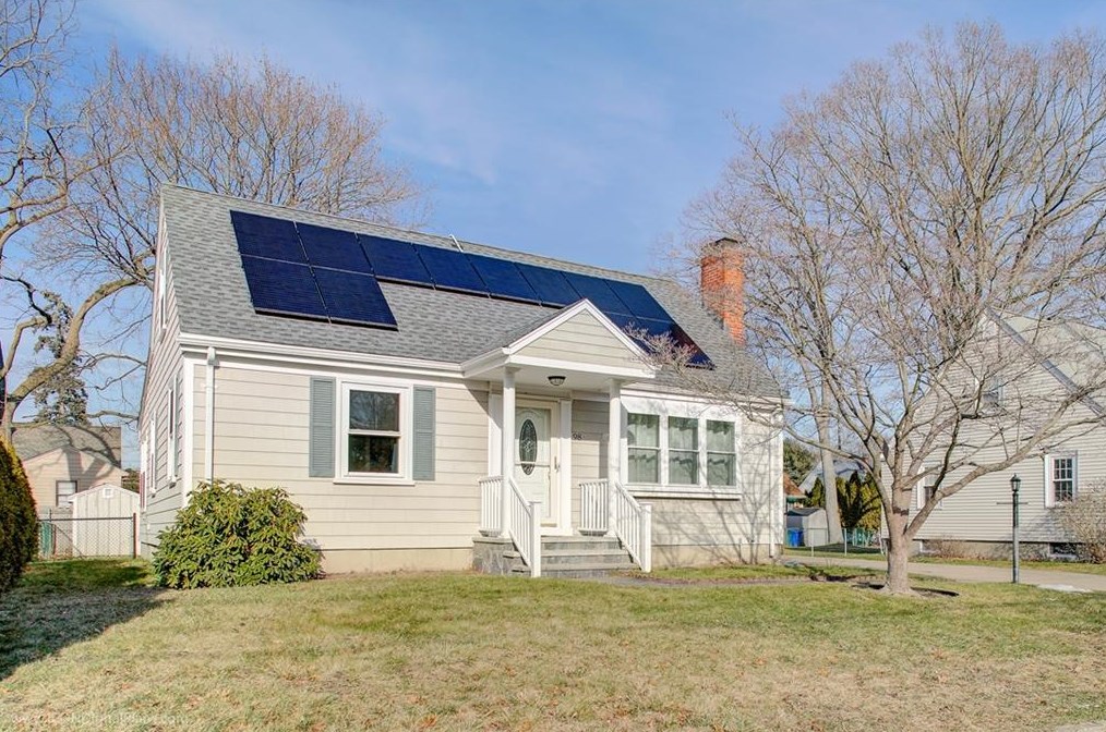 98 Circuit Dr, East Providence, RI 02915