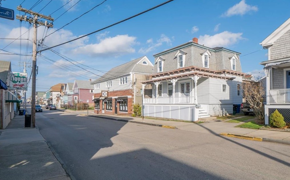 700 Thames St, Middletown, RI 02840