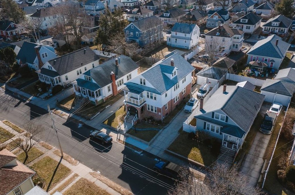 108 Burnside St, Cranston RI  02910-1732 exterior