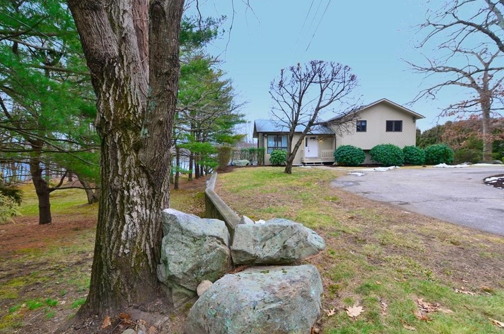 11 Noto Dr, North Providence, RI 02904