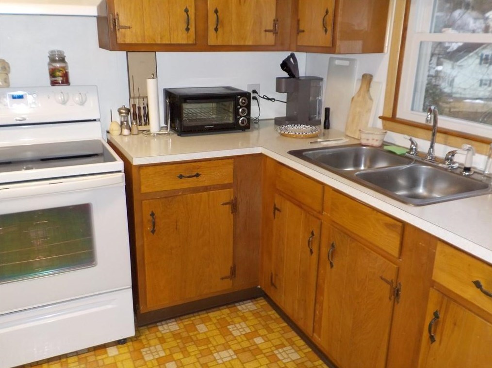 111 Vose St, Woonsocket, RI 02895