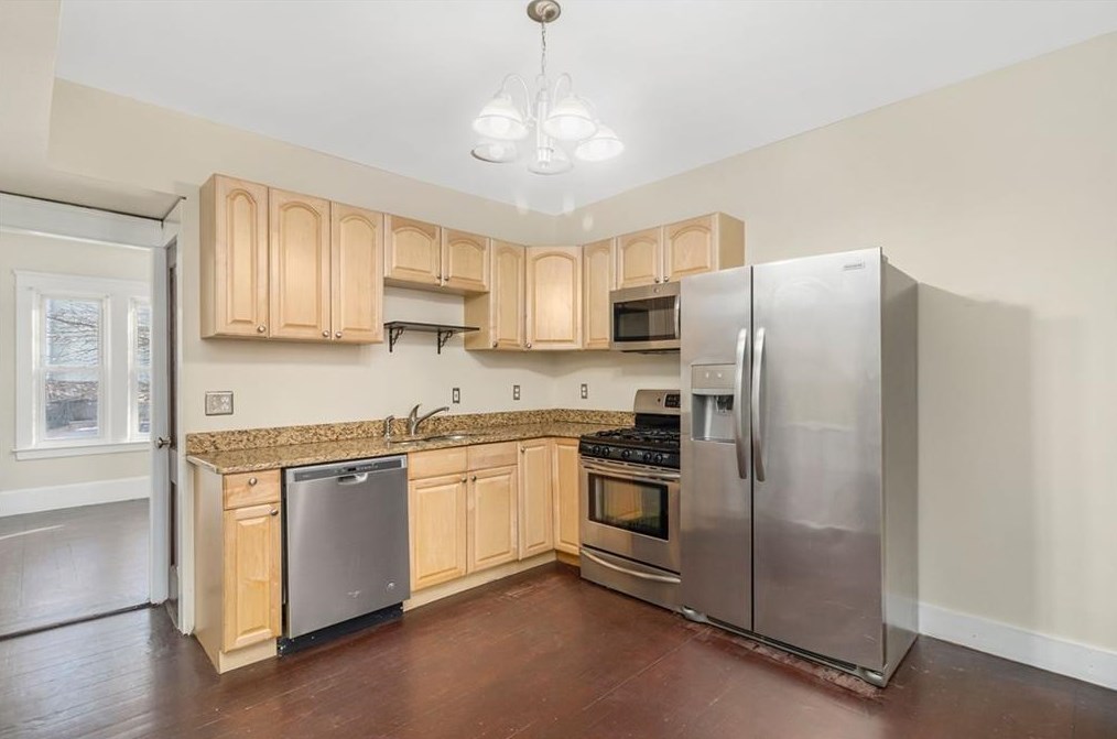 21 Kenyon St #1, Providence, RI