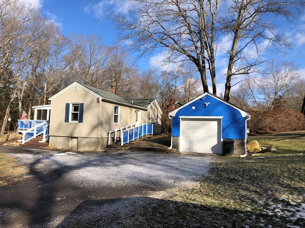 105 William Henry Rd, Scituate, RI 02857