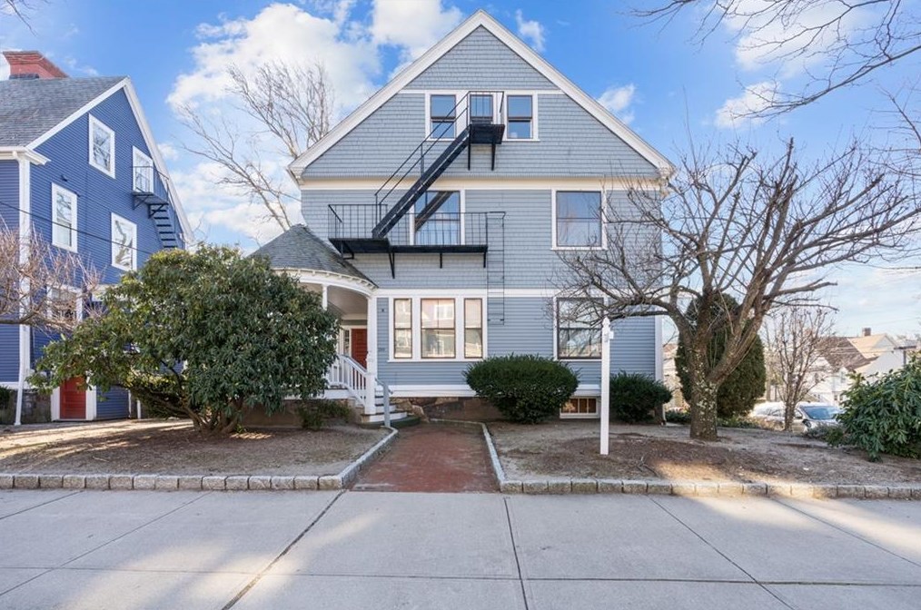 265 Bowen St #3, Providence, RI 02906