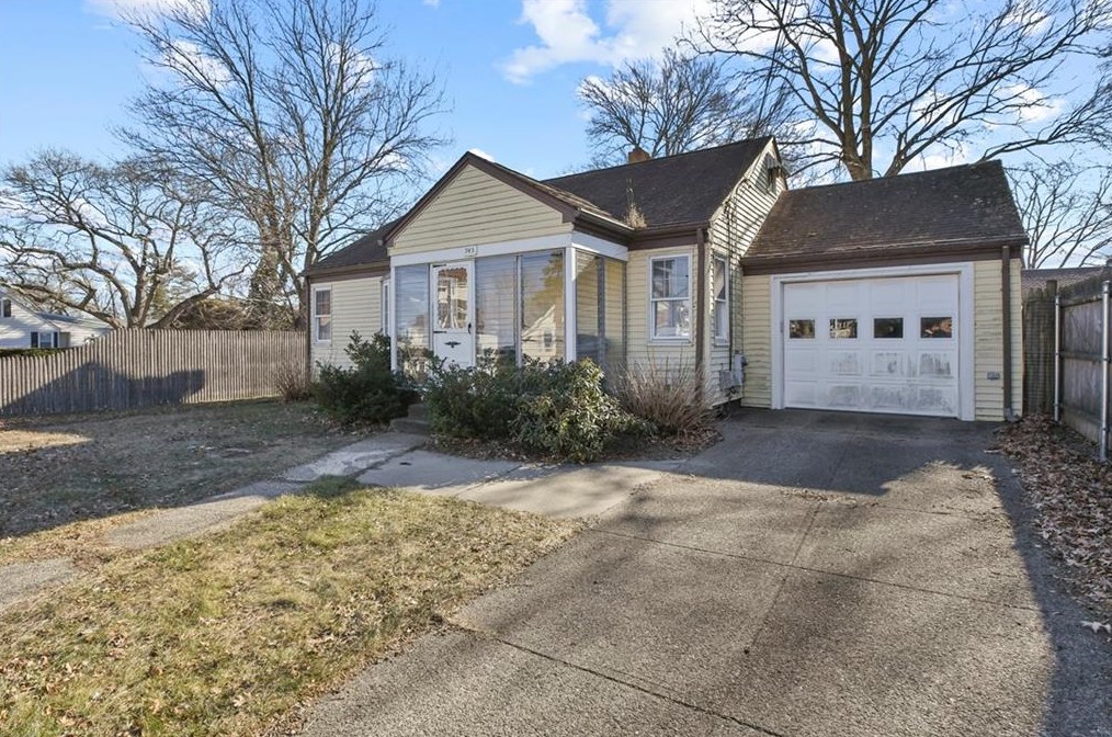 945 Central Ave, Pawtucket, RI 02861 exterior