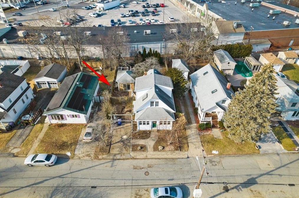 36 Wellesley Ave, North Providence, RI 02911