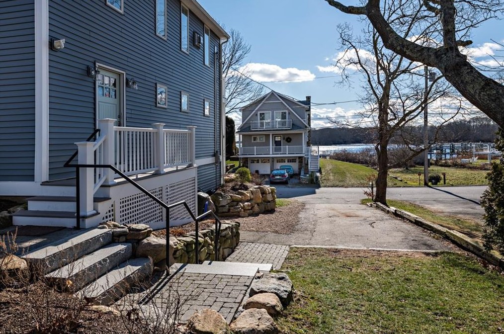 39 Flintstone Rd, South Kingstown, RI 02882