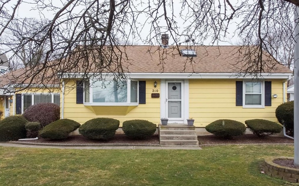 210 Purgatory Rd, Middletown, RI 02842