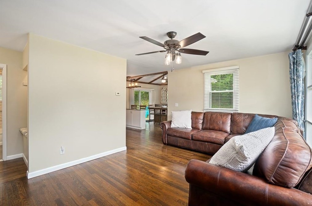 3 Gary St, Smithfield RI  02917-3221 exterior