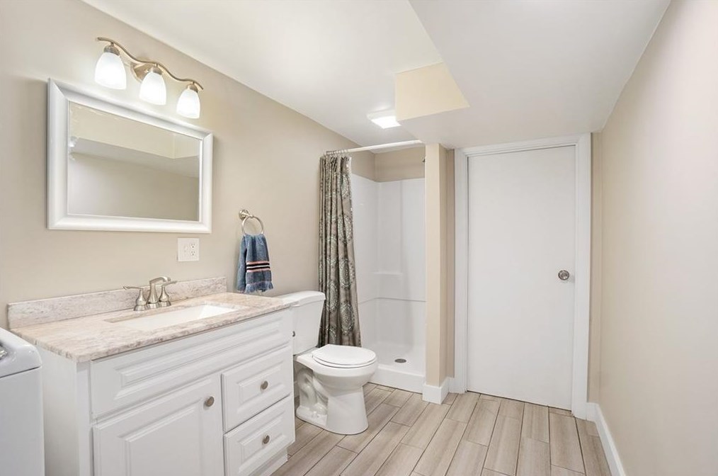 3 Gary St, Smithfield RI  02917-3221 exterior