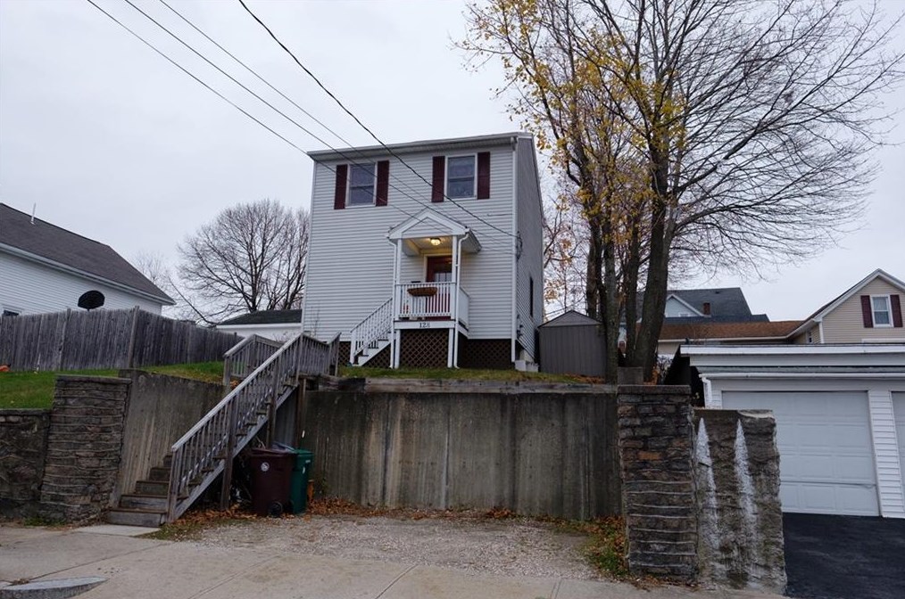 128 Cottage St, Woonsocket, RI 02895