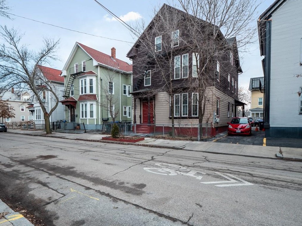 32 Tuxedo Ave, Providence, RI 02902
