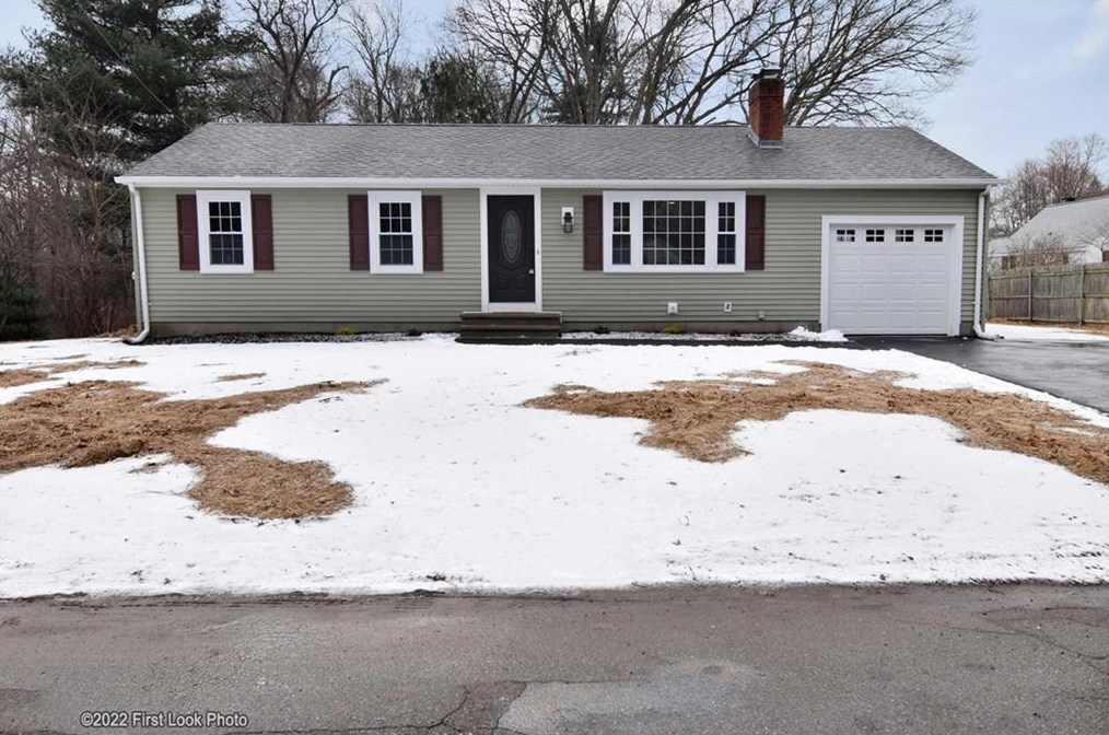 54 Temple Dr, East Providence, RI 02915 exterior
