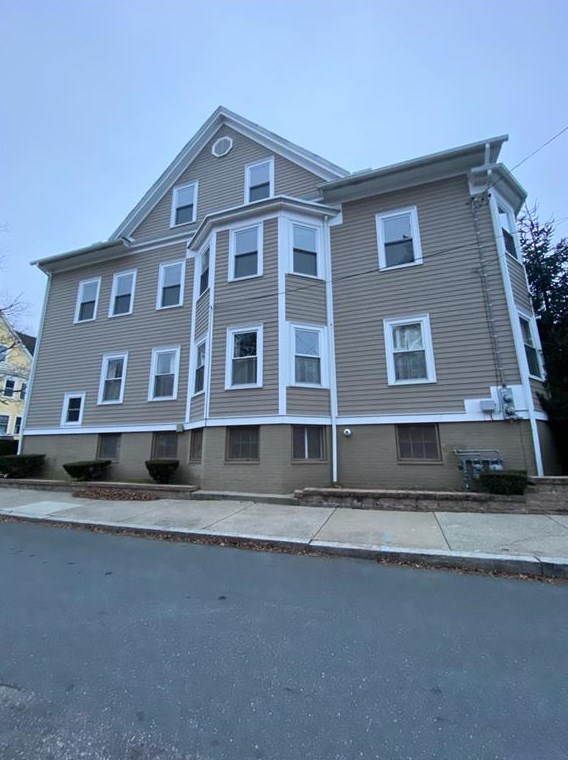 27 President Ave, Providence, RI 02906