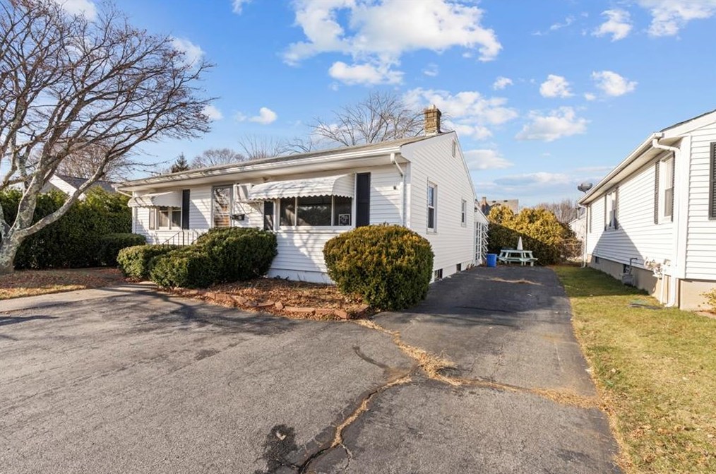 65 Victor Ave, Providence, RI 02919