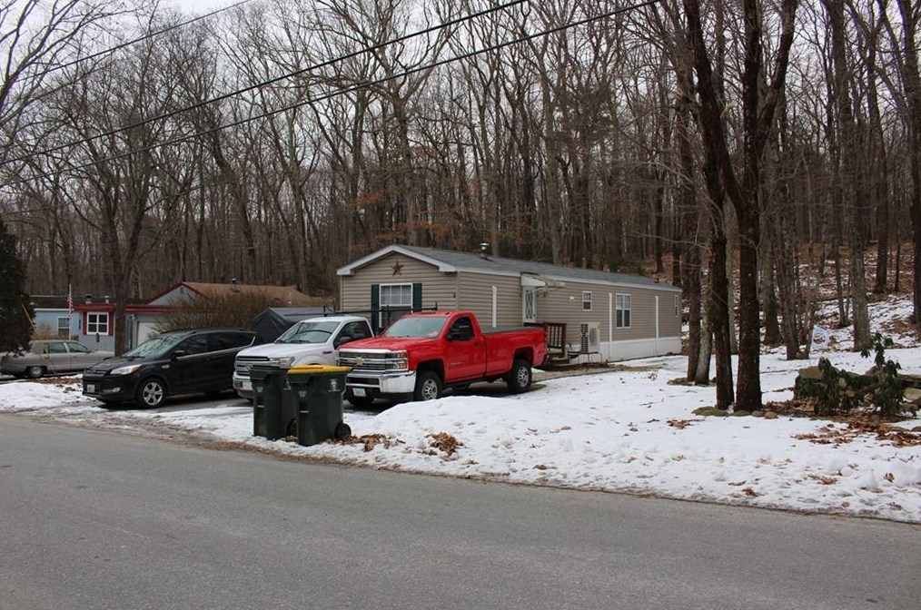 7 Hillside Dr, Burrillville, RI 02839