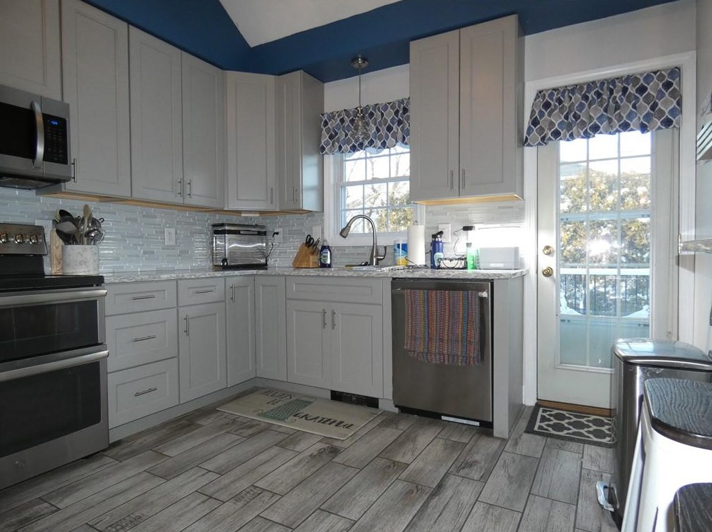 138 Roffee St, Barrington, RI 02806
