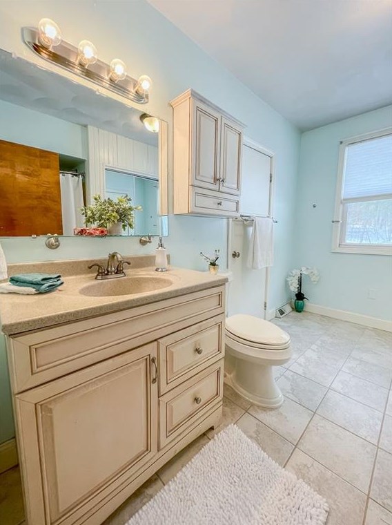 353 Matteson Rd, Scituate RI  02831-1614 exterior
