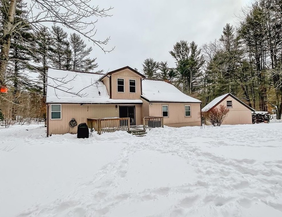 353 Matteson Rd, Scituate RI  02831-1614 exterior