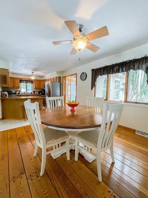 353 Matteson Rd, Scituate RI  02831-1614 exterior